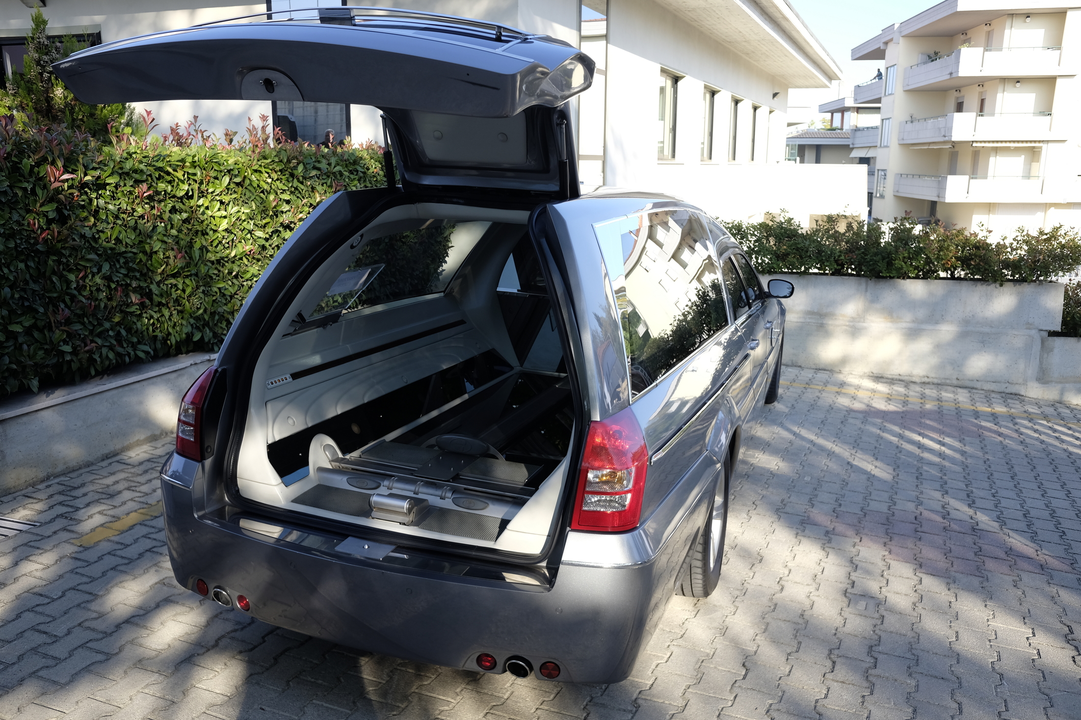 funeral-wagon-details-101952315